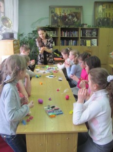 Занятия в воскресной школе Александро-Невского храма Красноармейска, апрель 2015 года