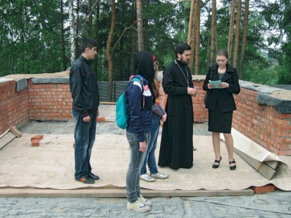 Волонтерская помощь храму Александра Невского в Красноармейске, сотрудничество с Администрацией города