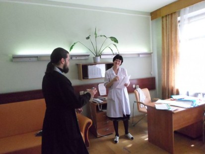 Пасхальное посещение городской больницы Красноармейска настоятелем Александро-Невского храма