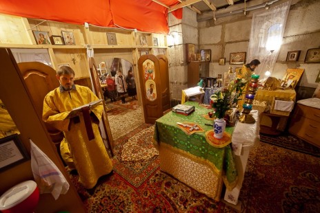 Божественная Литургия в неделю 17-ю по Пятидесятнице в Александро-Невском храме