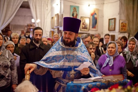 Празднование Казанской иконы Божией Матери в Александро-Невском храме Красноармейска