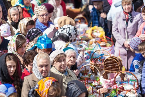 Освящение куличей, Великая Суббота в Александро-Невском храме. апрель 2016 года