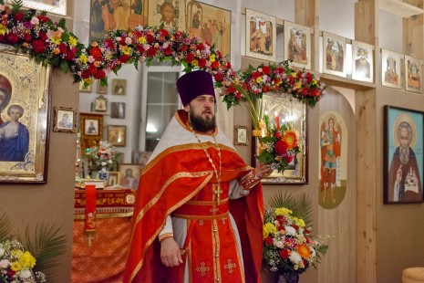 Пасха Христова в Александро-Невском храме Красноармейска, май 2016 года