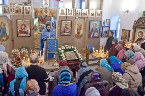 Александро-Невский храм, Божественная Литургия, чтение Евангелия, 4 ноября 2016 года