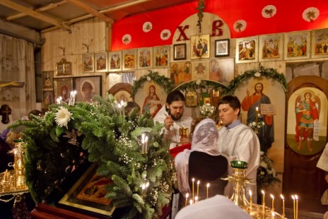 Рождественское богослужение в Александро-Невском храме Красноаремйска, 7 января 2014 года