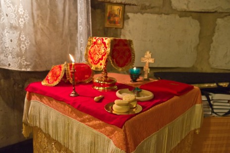 Жертвенник, Александро-Невский храм Красноармейска, Пасхальное богослужение 2012