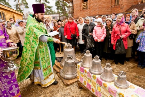 Чин освящения колоколов в Вербное воскресение Александро-Невский храм Красноармейска, апрель 2013 года